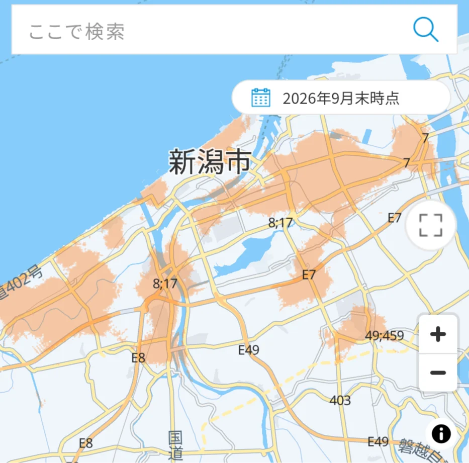 KDDIの楽天モバイル向けローミングサービス提供エリア。2026年9月末時点の表示で、新潟市の中心部の周り、海沿い、南側・南東側にオレンジ色のローミング範囲が広がっている